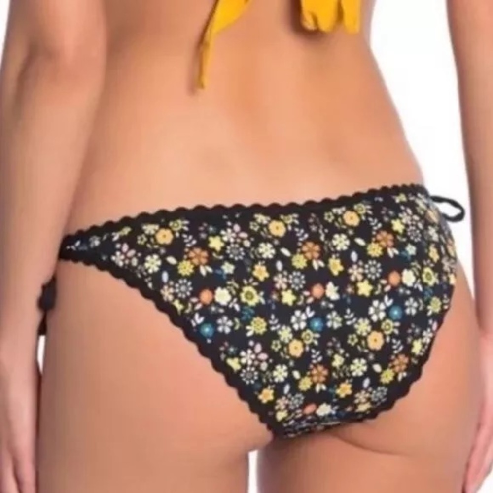 (NWT) Robin Piccone Scallop Trim Floral Bikini Bottoms - Picture 2 of 7